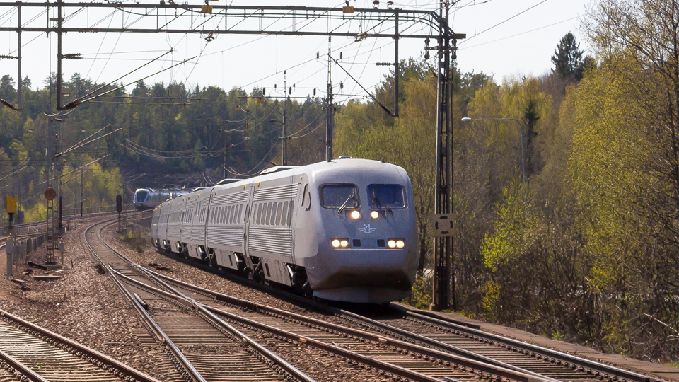 Ett X2000 som åker på rälsen