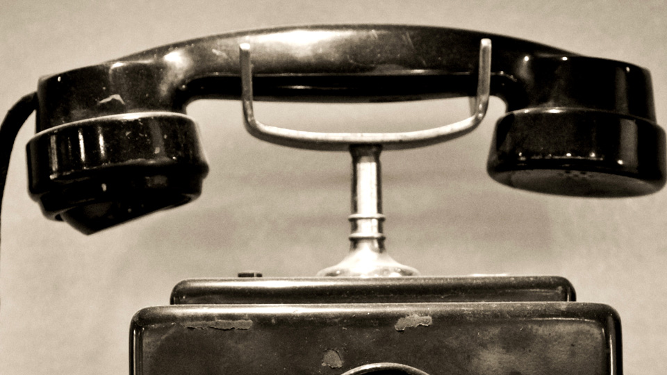 Äldre svart telefon